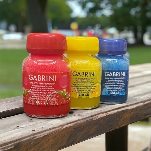 Zmywacz do paznokci z gąbką