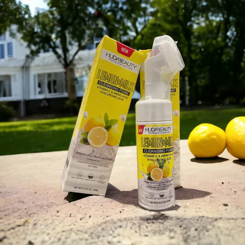 Pianka do mycia twarzy Lemon+Milk