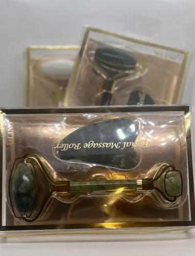 Zestaw jadeitowy wałek i kamień Gua Sha